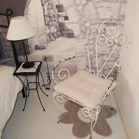 Studio Apartment For 2 Adults And 1 Child Makarska Dış mekan fotoğraf