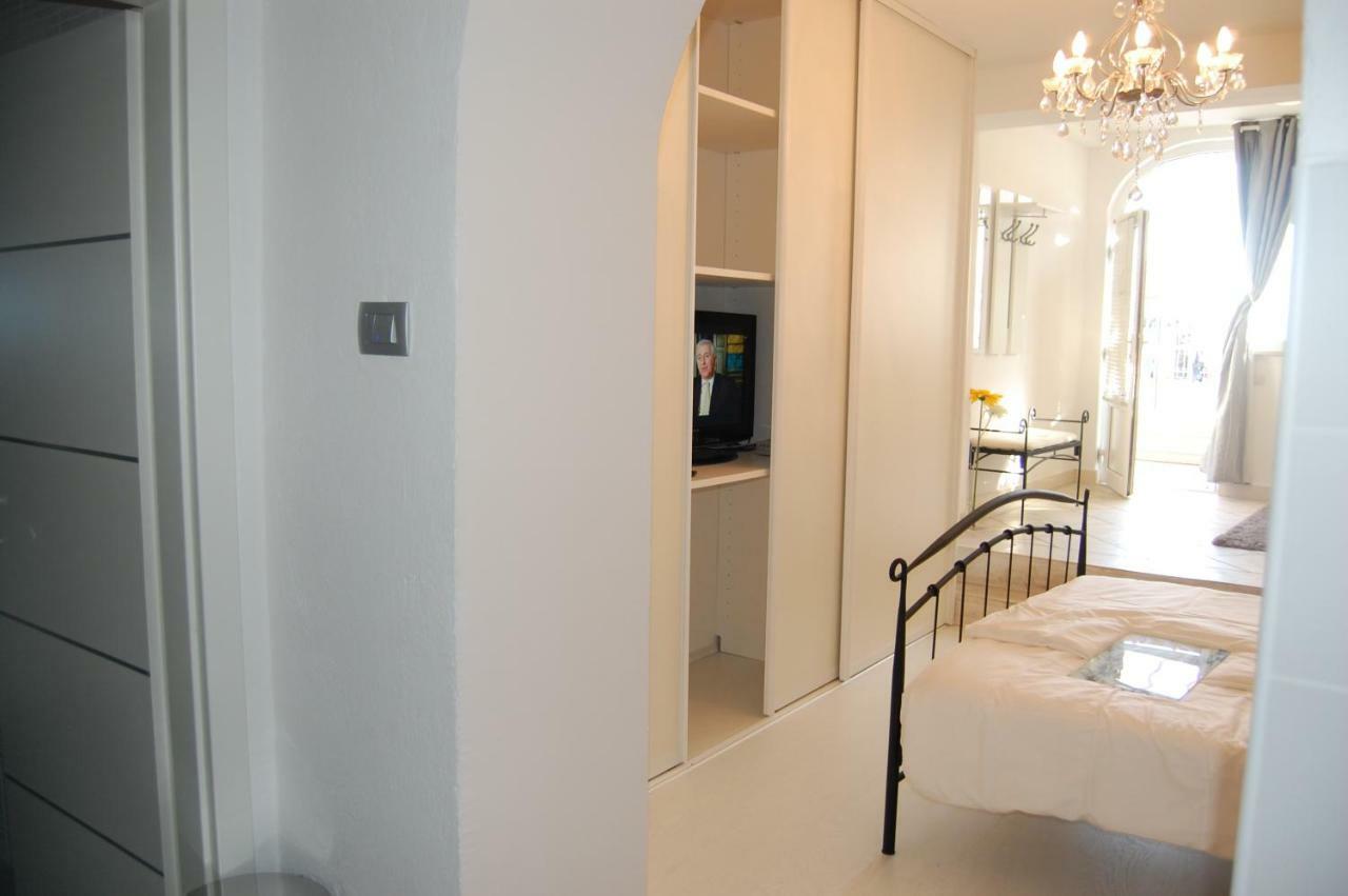 Studio Apartment For 2 Adults And 1 Child Makarska Dış mekan fotoğraf