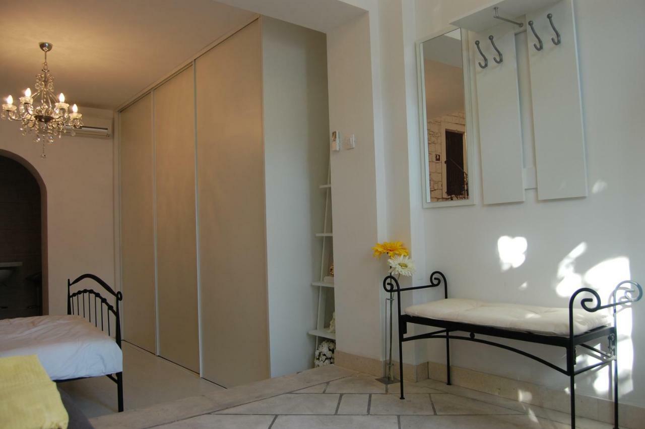Studio Apartment For 2 Adults And 1 Child Makarska Dış mekan fotoğraf