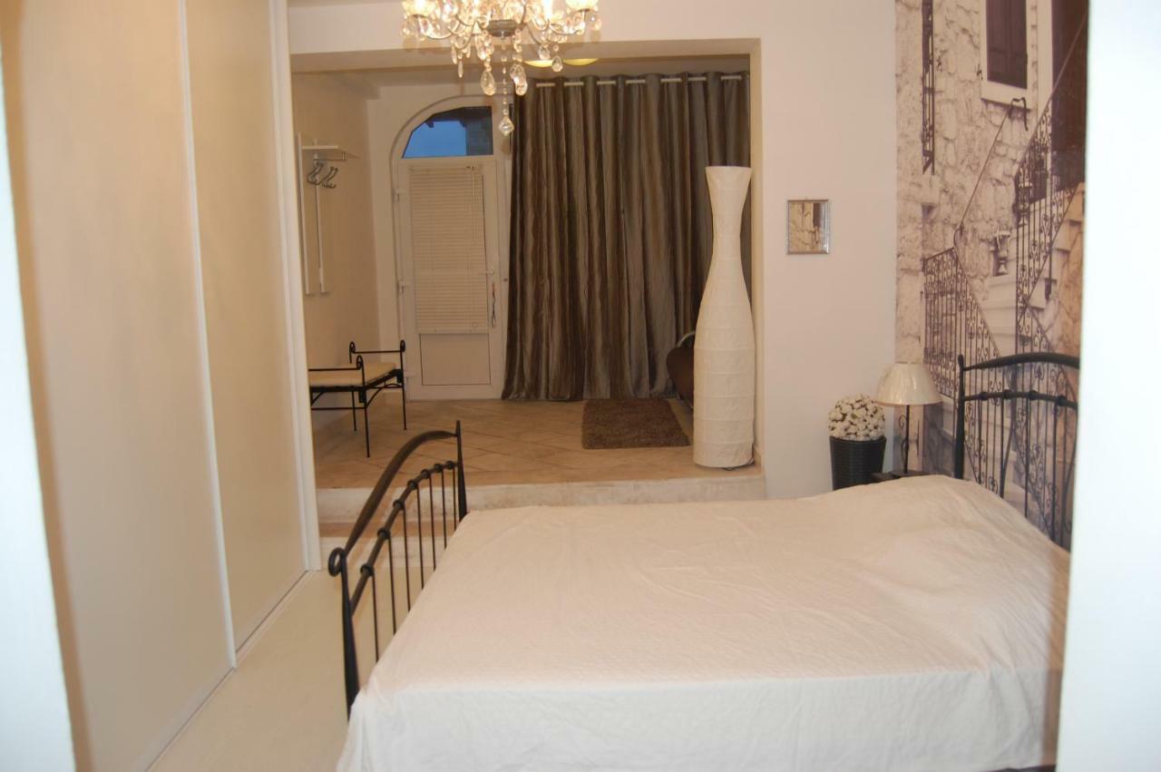 Studio Apartment For 2 Adults And 1 Child Makarska Dış mekan fotoğraf