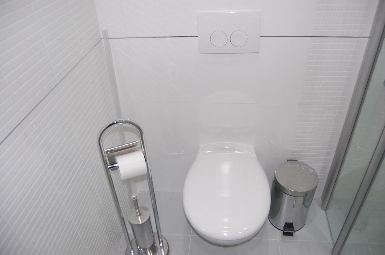 Studio Apartment For 2 Adults And 1 Child Makarska Dış mekan fotoğraf